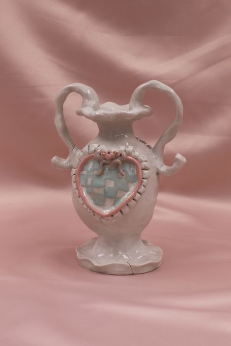 Emily Puxty, All Dressed Up and Nowhere to Go, 2020, Glazed stoneware, 25 x 15 cm