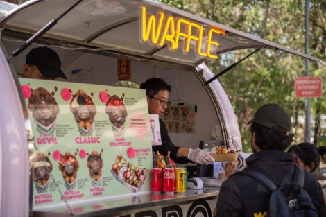students at dessert food truck